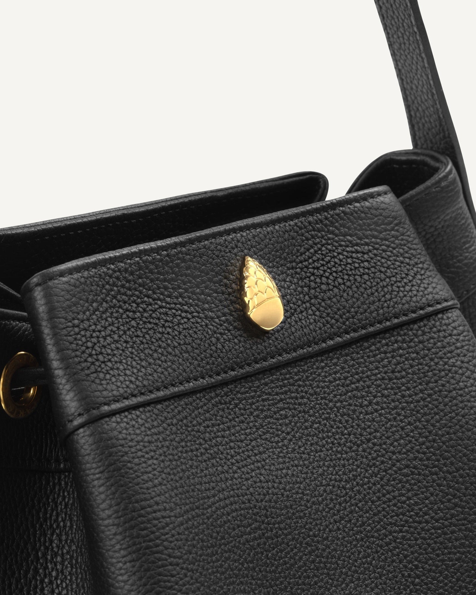 BRABANÇON BAG - Bucket bag - Black - luxury leather handbag - Menière Paris