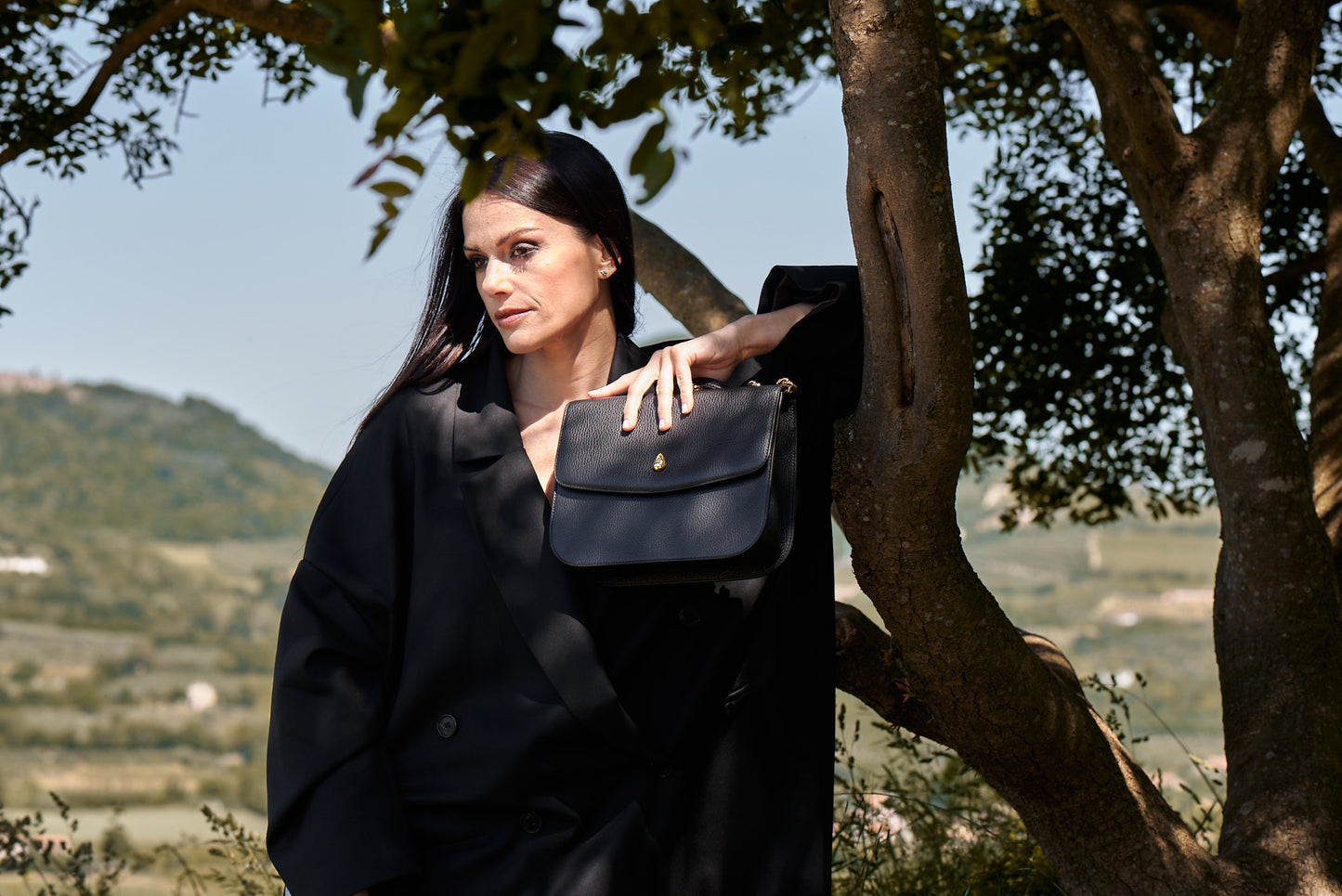 GRAND DAUPHIN BAG - Designer shoulder bag - Black