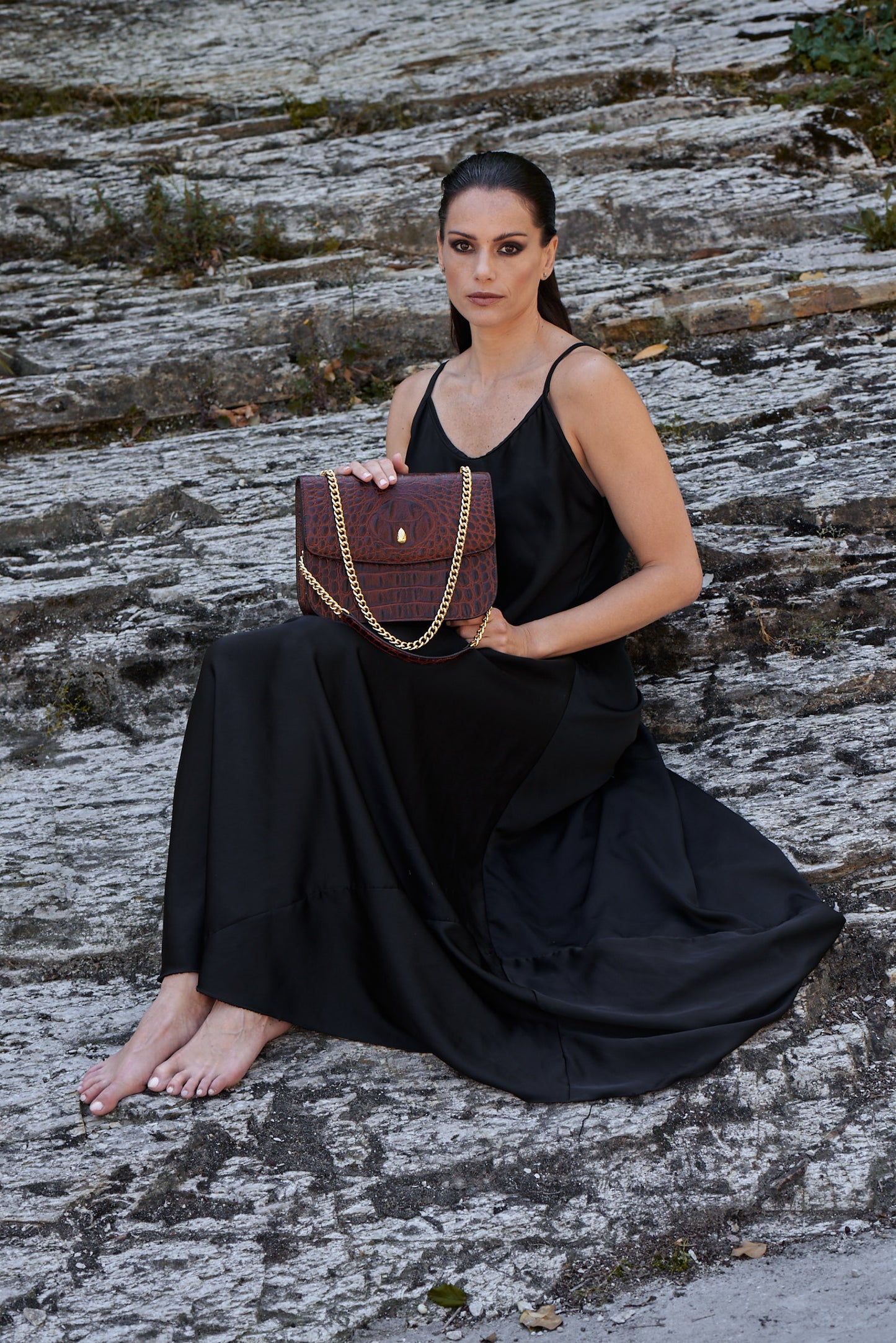 Grand Dauphin Croc-Embossed Bag – Brown